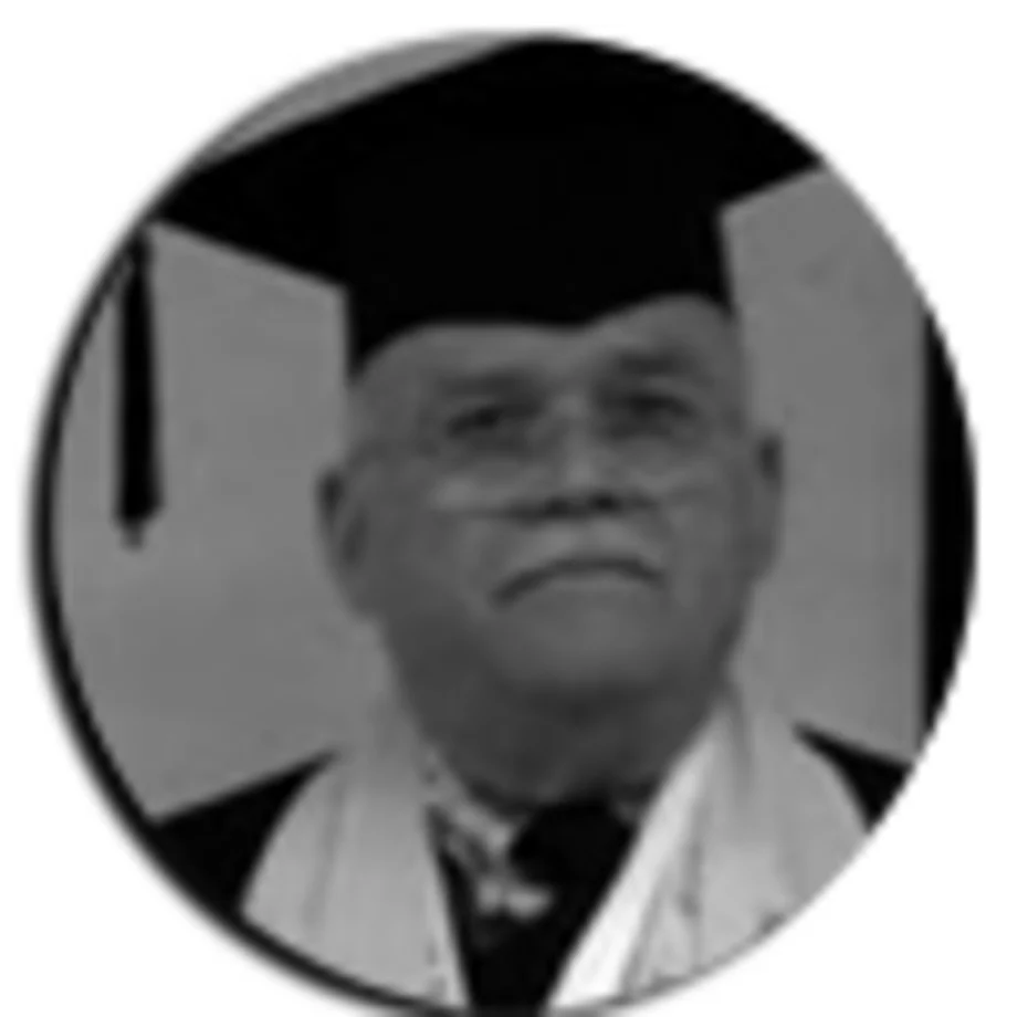 Dr. Douglas Pastor Barraez Herrera